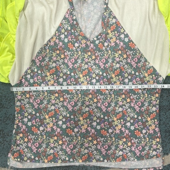 143 Story by Lineup Neon and Floral V-Neck Blouse.  Sz L - Picture 5 of 8